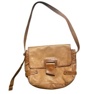 Elegant Tan Leather Shoulder Bag